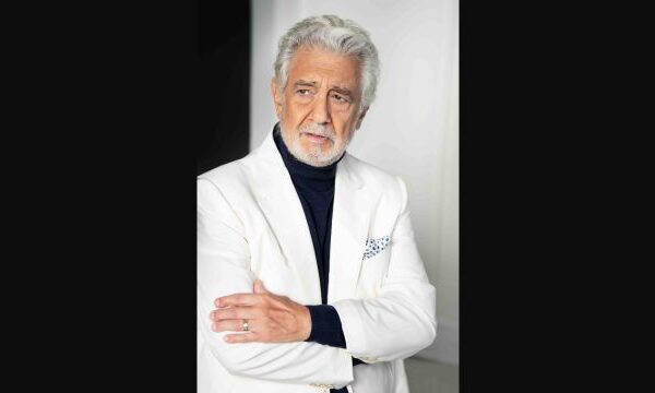 Placido Domingo vince il Premio Faraglioni Capri 2025: un’icona mondiale celebra i 30 anni dell’evento
