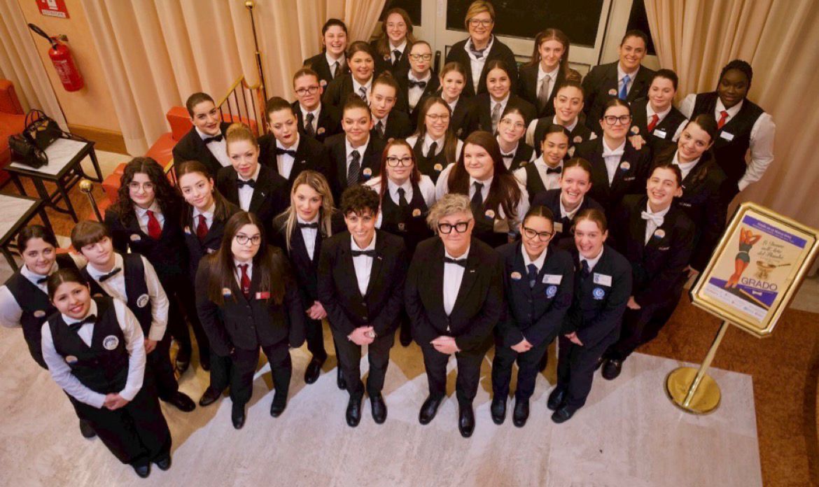 Sarà Aquileia, città Patrimonio dell’Umanità UNESCO, a fare da cornice il 10 e 11 marzo 2026 alla IX edizione de “Le Donne nell’Arte del Flambé Maria Luisa Speri Challenge”, manifestazione internazionale dedicata alla valorizzazione del ruolo professionale delle donne nell’alta accoglienza e nella ristorazione d’eccellenza.