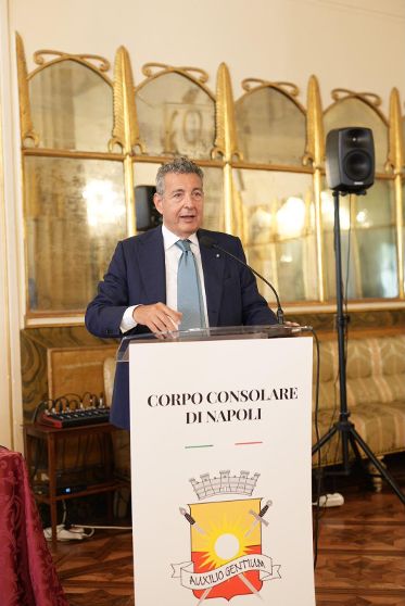 Mariano Bruno, Console Onorario del Principato di Monaco a Napoli, è stato rieletto all’unanimità e confermato per il quadriennio 2026-2030 nella carica di Segretario Generale del Corpo Consolare di Napoli, dopo gli eccellenti risultati