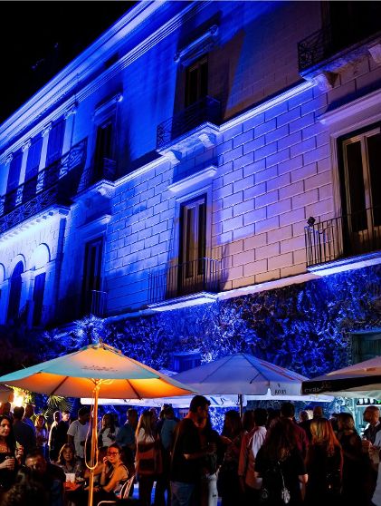Tornano gli aperitivi in Floridiana firmati DROP Eventi. Flora Central, nel cuore della Villa Floridiana, diventa il punto d’incontro tra gusto, musica e convivialità con un calendario di appuntamenti che attraversa settembre e ottobre